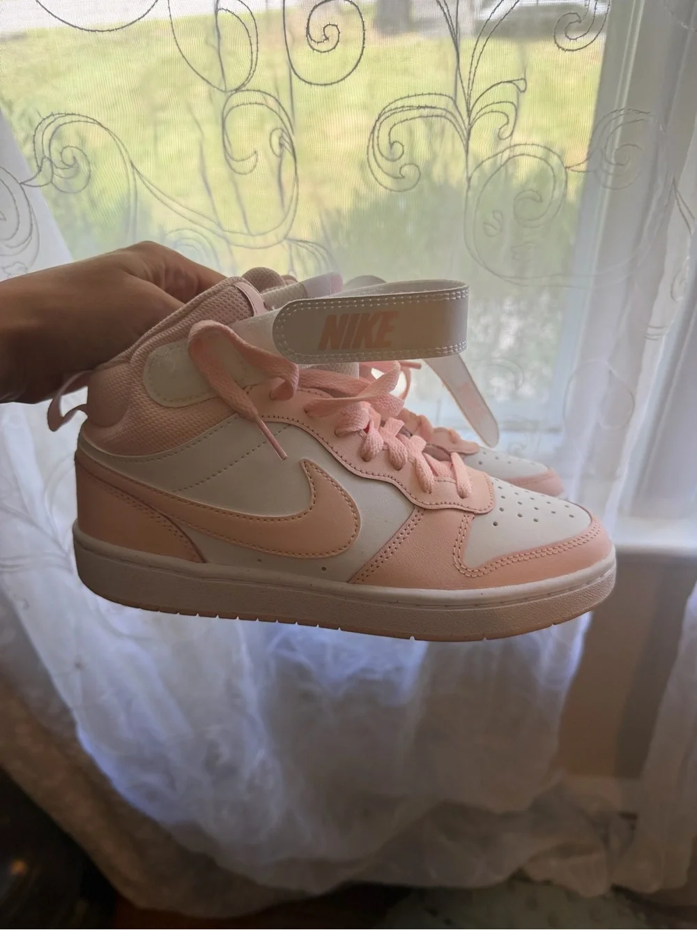 New without Tags - Girls White and Pink Nike Court Borough Mid 2